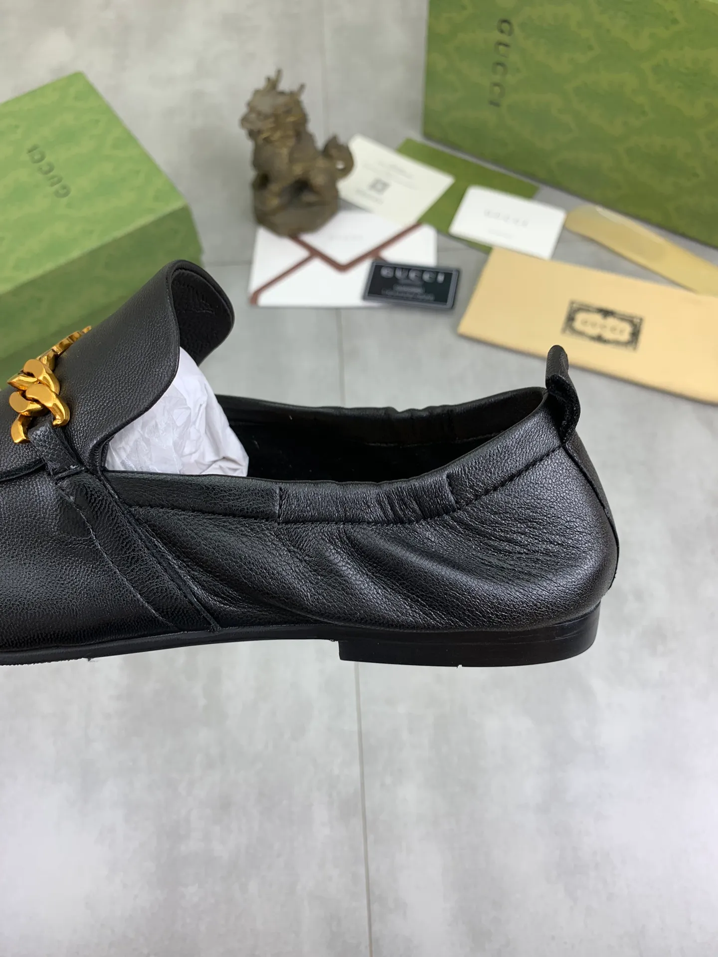 Men's Men's Shoes💰P520💰【New Style】Water-dyed Niuli Gucci's most popular selection of lazy slip-on leather shoes (Gucci) official website latest Gucci lazy leather shoes, hot style 💥 simple and elegant style, exclusive for trendy men. Unique official website latest brand original double G embossing Elements 👑 Original Gucci decoration, fashionable and elegant, fabric original calfskin ✅ fully imported first-layer cowhide lining, official website designated wear-resistant, rubber business outsole, classic model taken at the counter in real life 🎬38-44 black brown optional